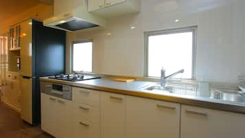 Camera familiare, non fumatori, edificio separato | Cucina privata | Bollitore elettrico