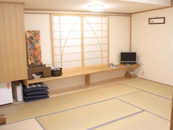 高级房, 无烟房 (Japanese Style) | 办公桌、免费 WiFi、床单