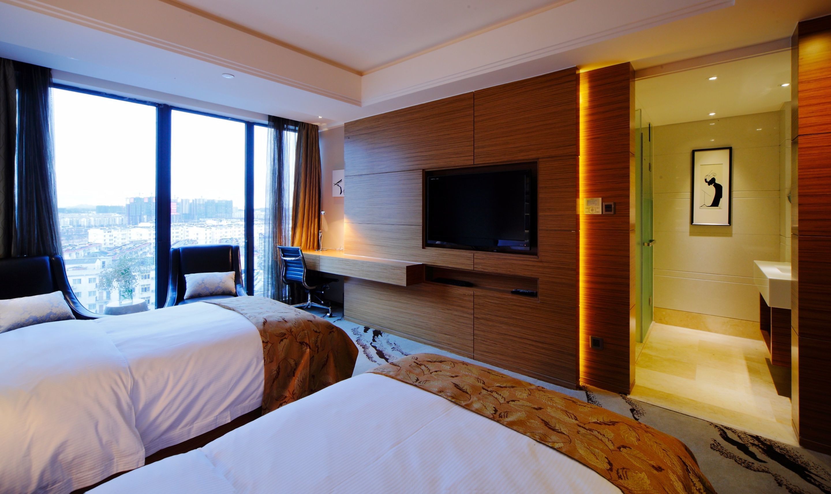 superior twin room | minibar, in-room safe, desk, laptop workspace