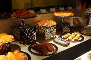 Desayuno buffet todos los días (con cargo)