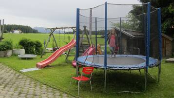 Children’s play area – outdoor