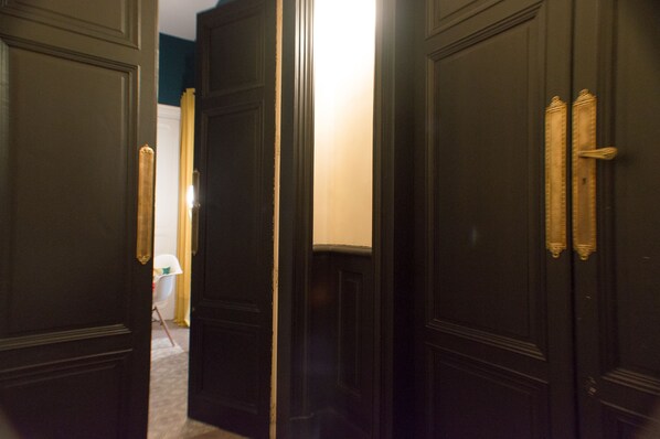 Vestibule