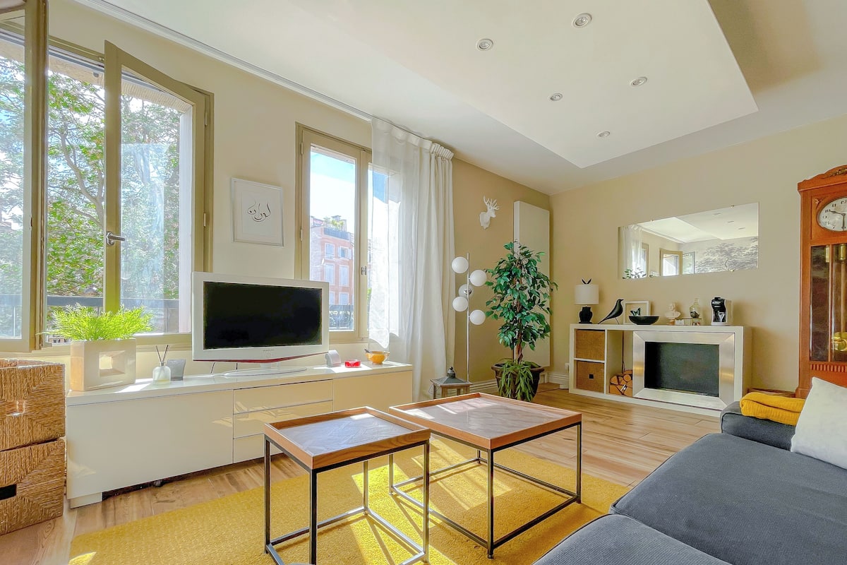 Premium-Apartment, mit Bad, Parkblick | Wohnbereich