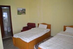 書桌、免費 Wi-Fi