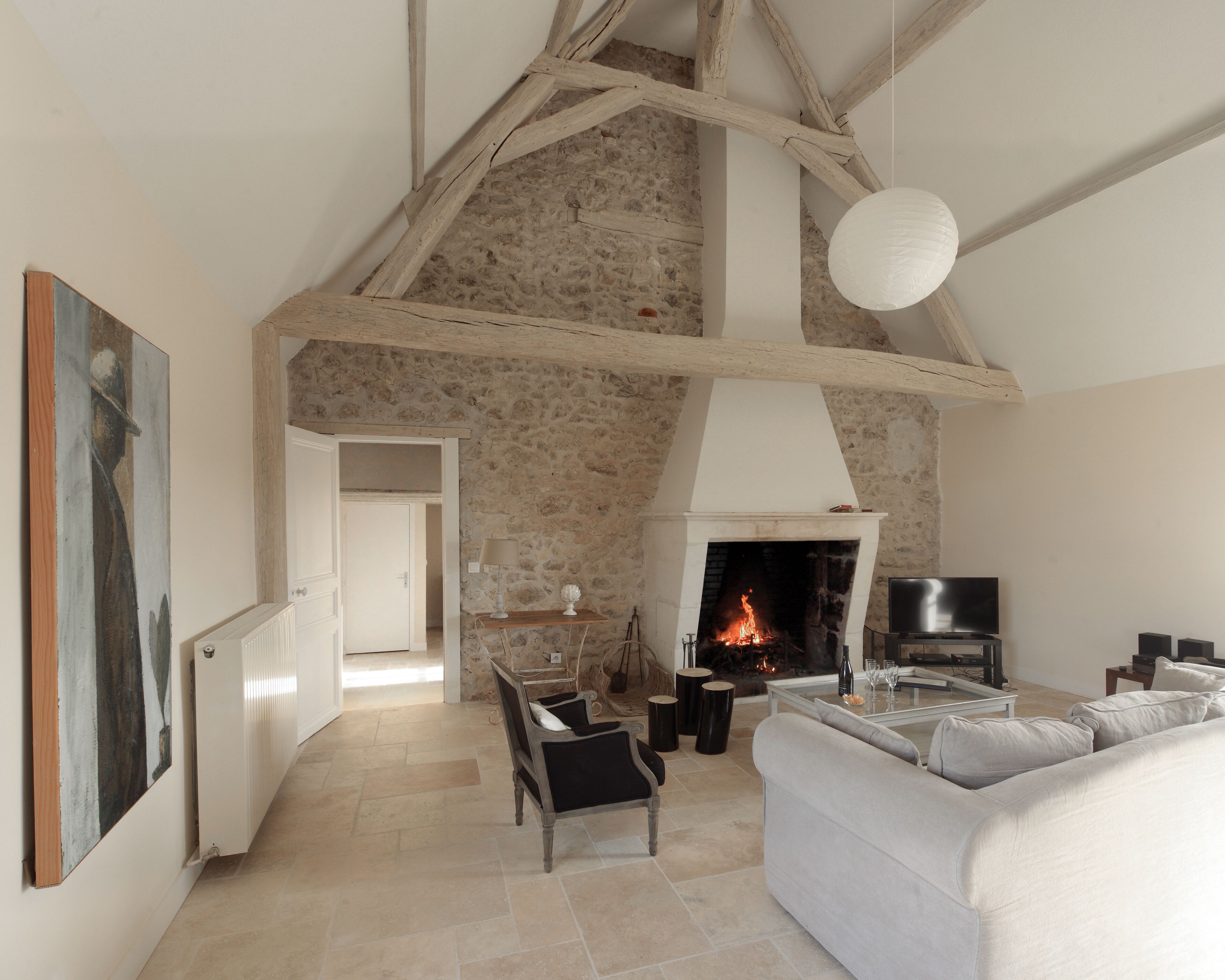 Casa familiar, 5 habitaciones, Terraza, vista al lago | Área de sala de estar | Televisión LCD de 100 cm con canales digitales y chimenea 