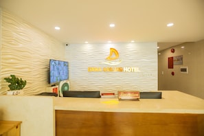 Concierge desk - Dana Sailing Hotel (Da Nang)