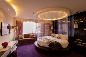 Themed Double Room | Minibar, in-room safe, desk, blackout drapes - Fliport Garden Hotel Fuzhou (Fuzhou)