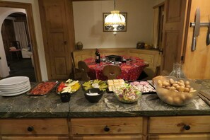 Dining - Chalet Runca (Arosa)