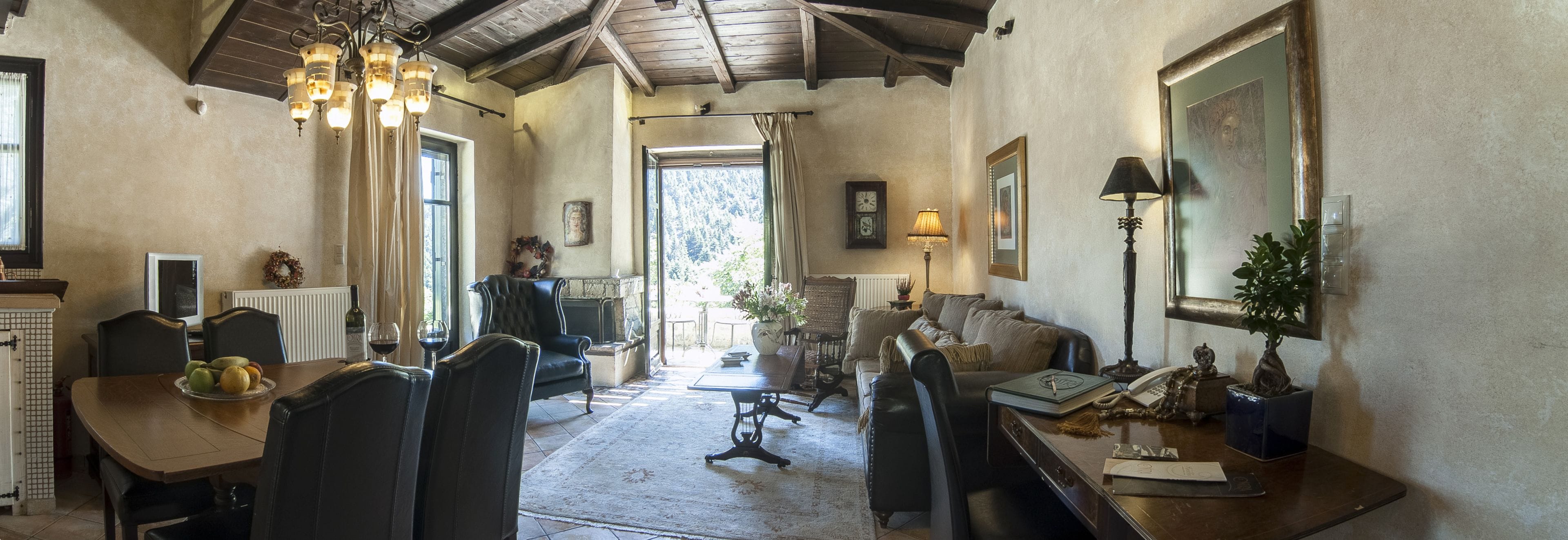 Deluxe Villa (1 bath) | Living area | TV, fireplace