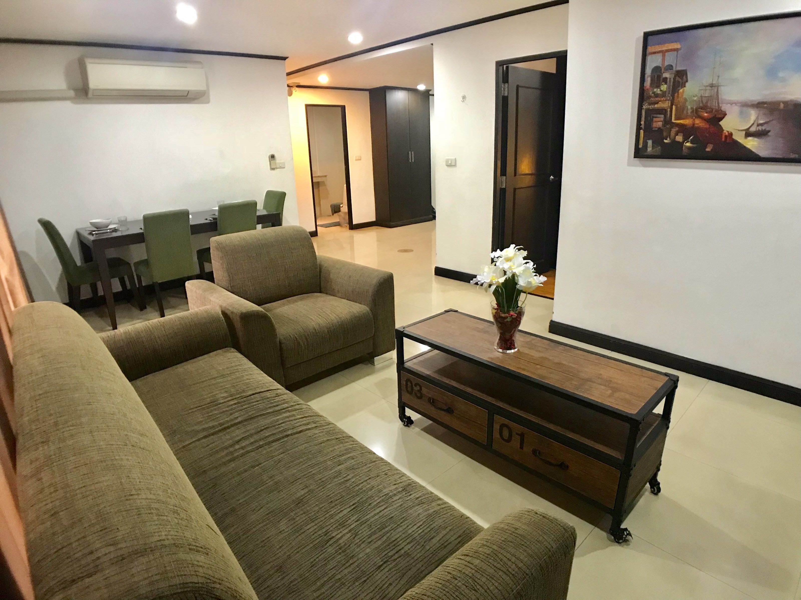 Foto - Twin Peaks Sukhumvit Suites