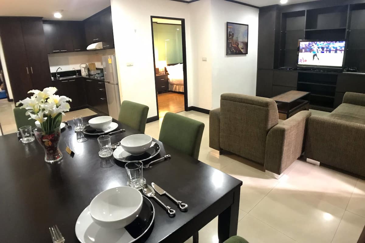 Repas dans la chambre