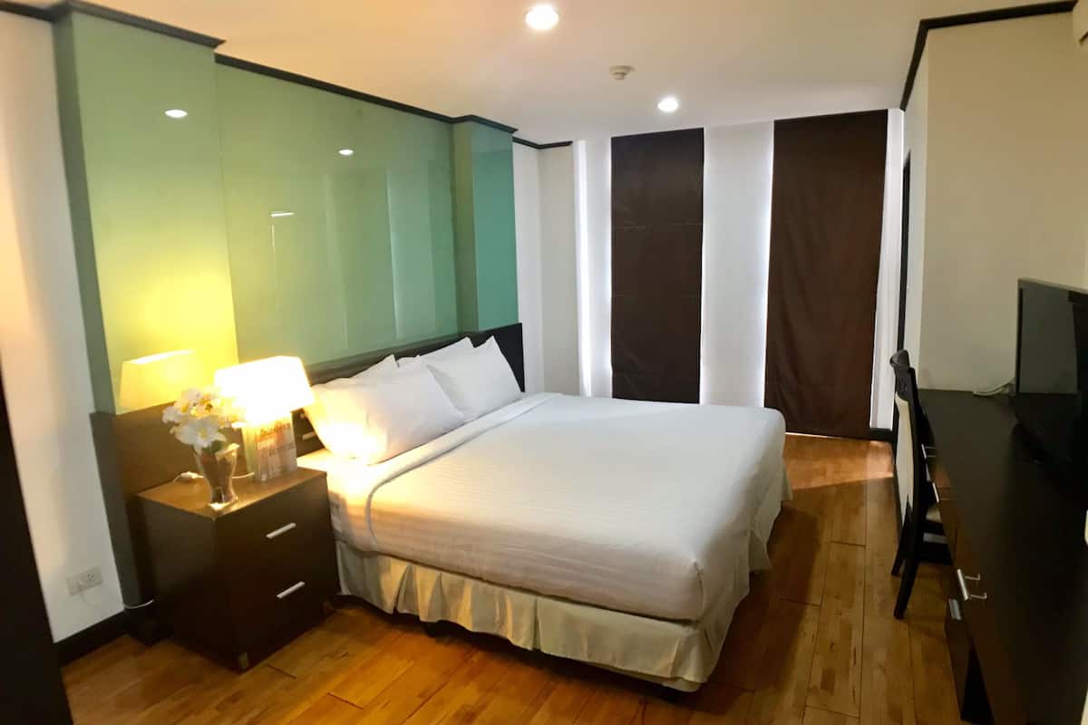 2 chambres, bureau, rideaux d’obscurcissement, fer et planche à repasser