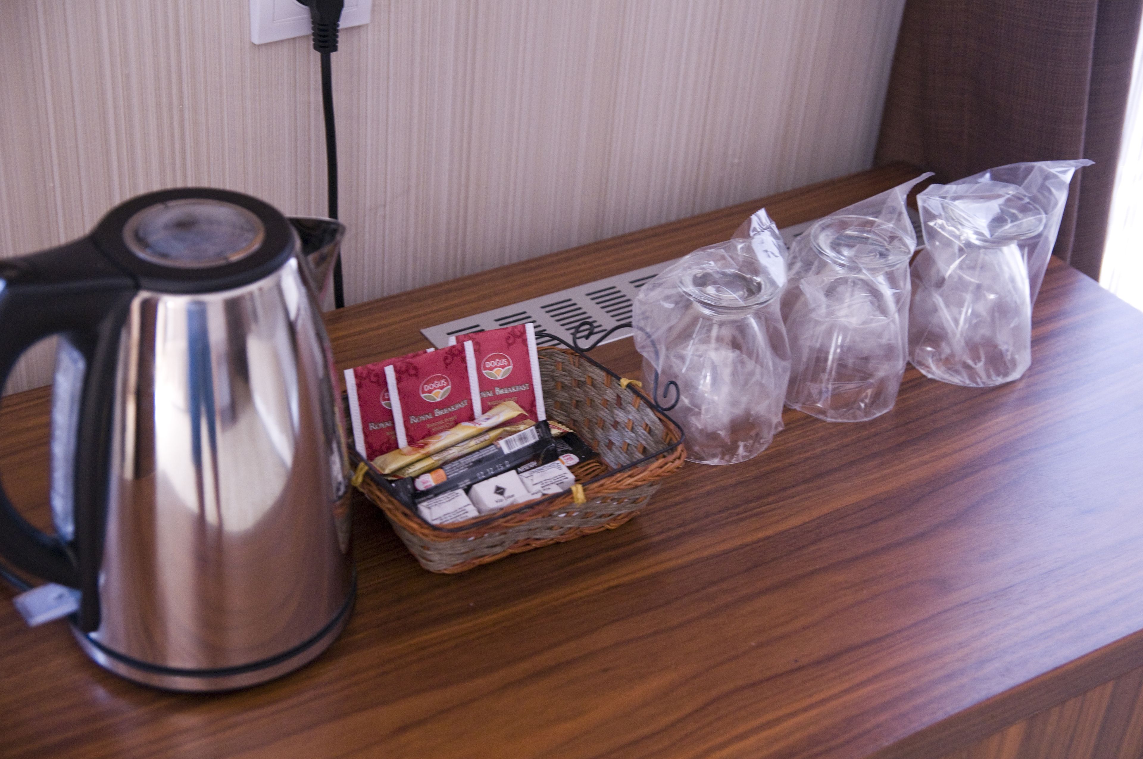 deluxe triple room | coffee and/or coffee maker