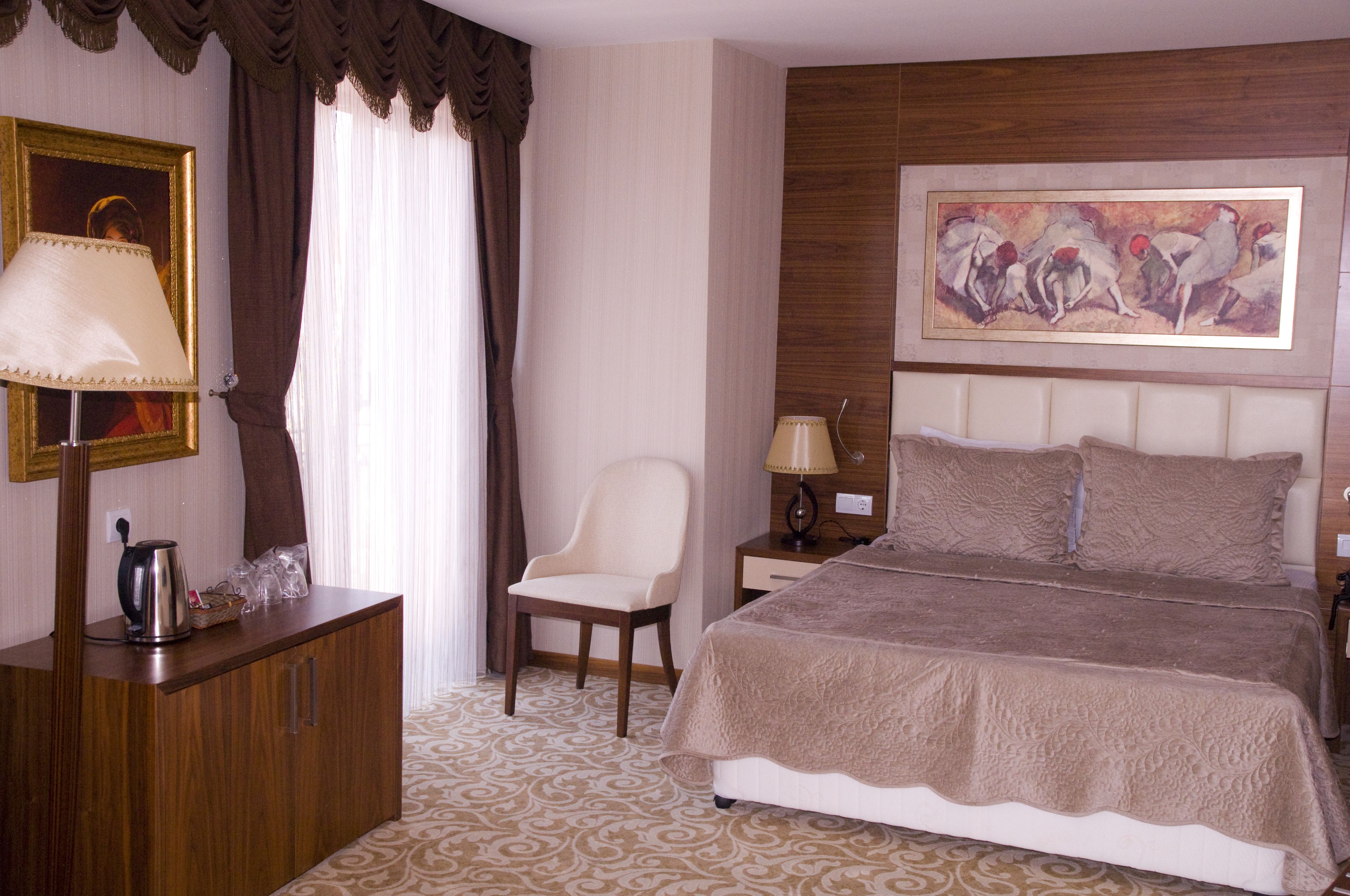 deluxe triple room | premium bedding, minibar, desk, soundproofing