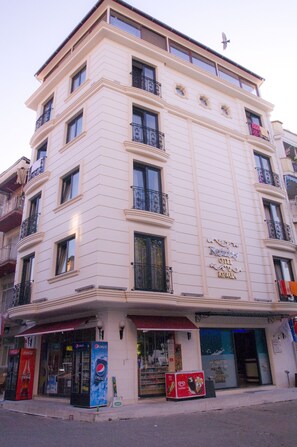 Front of property - Kerimbey Otel (Gemlik)