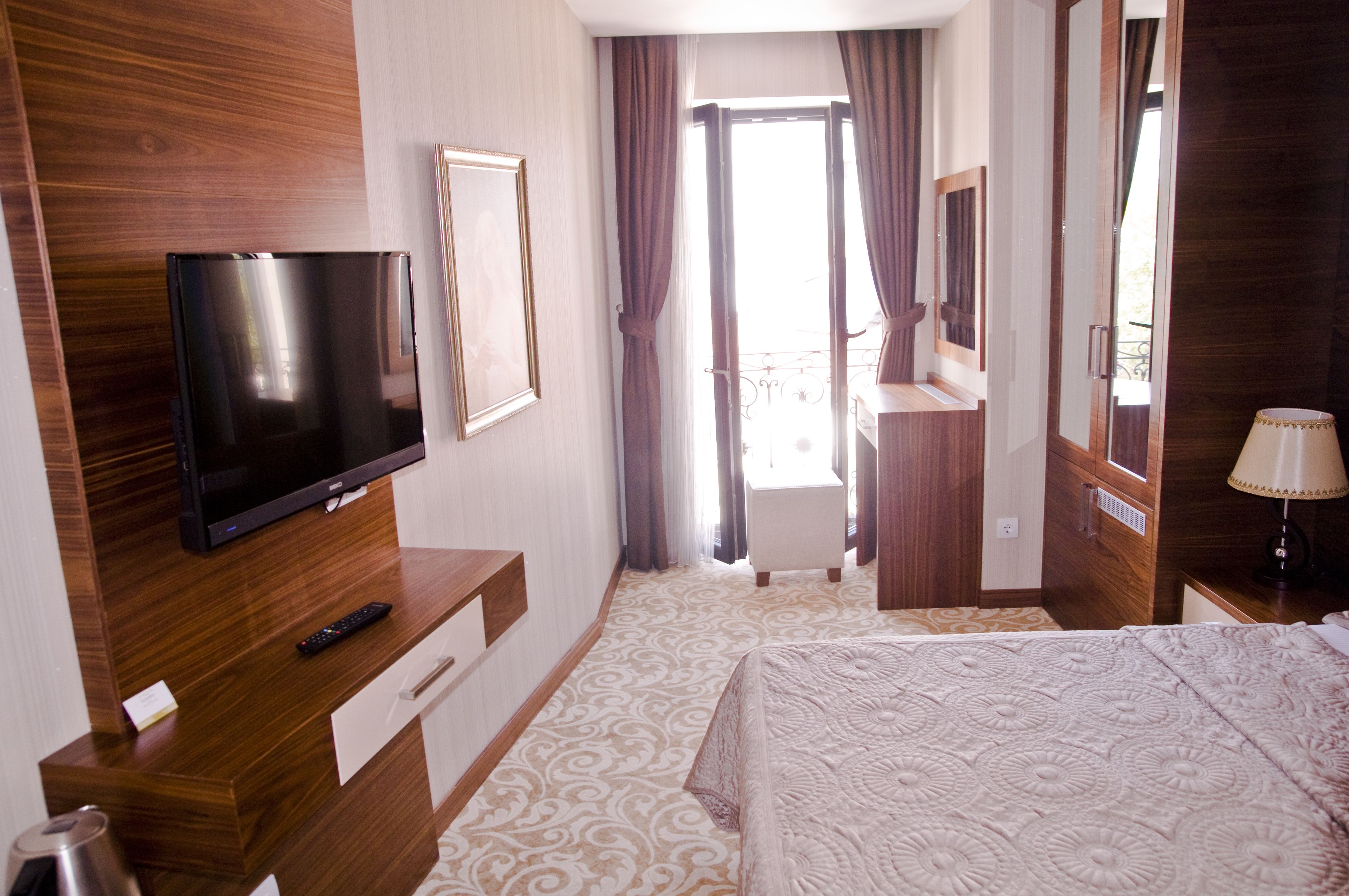 deluxe double room | premium bedding, minibar, desk, soundproofing