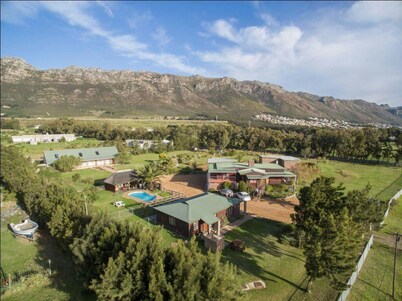 Kingfisher Hollow Exclusive Guest House