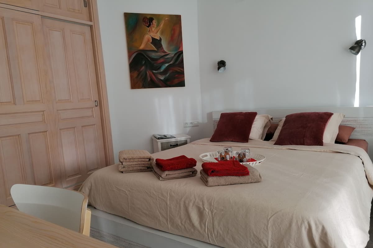 Deluxe Double Room, 1 Queen Bed, Non Smoking, Sea View