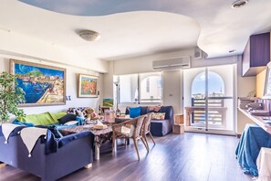 Lobby sitting area - Malibu OceanView (Magong)