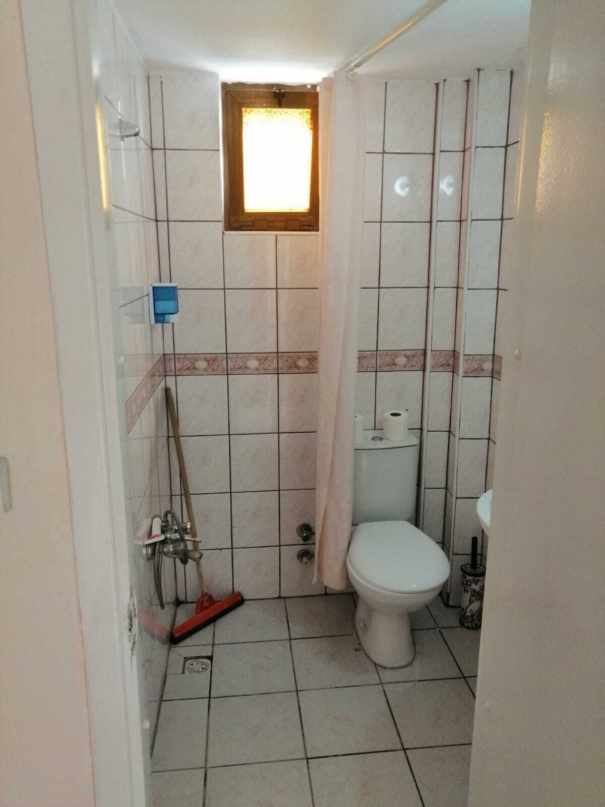 standard double room | bathroom | shower, free toiletries, slippers, towels