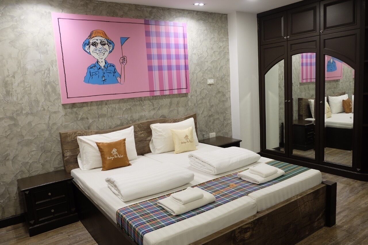 Escritorio, cortinas blackout, wifi gratis y ropa de cama 