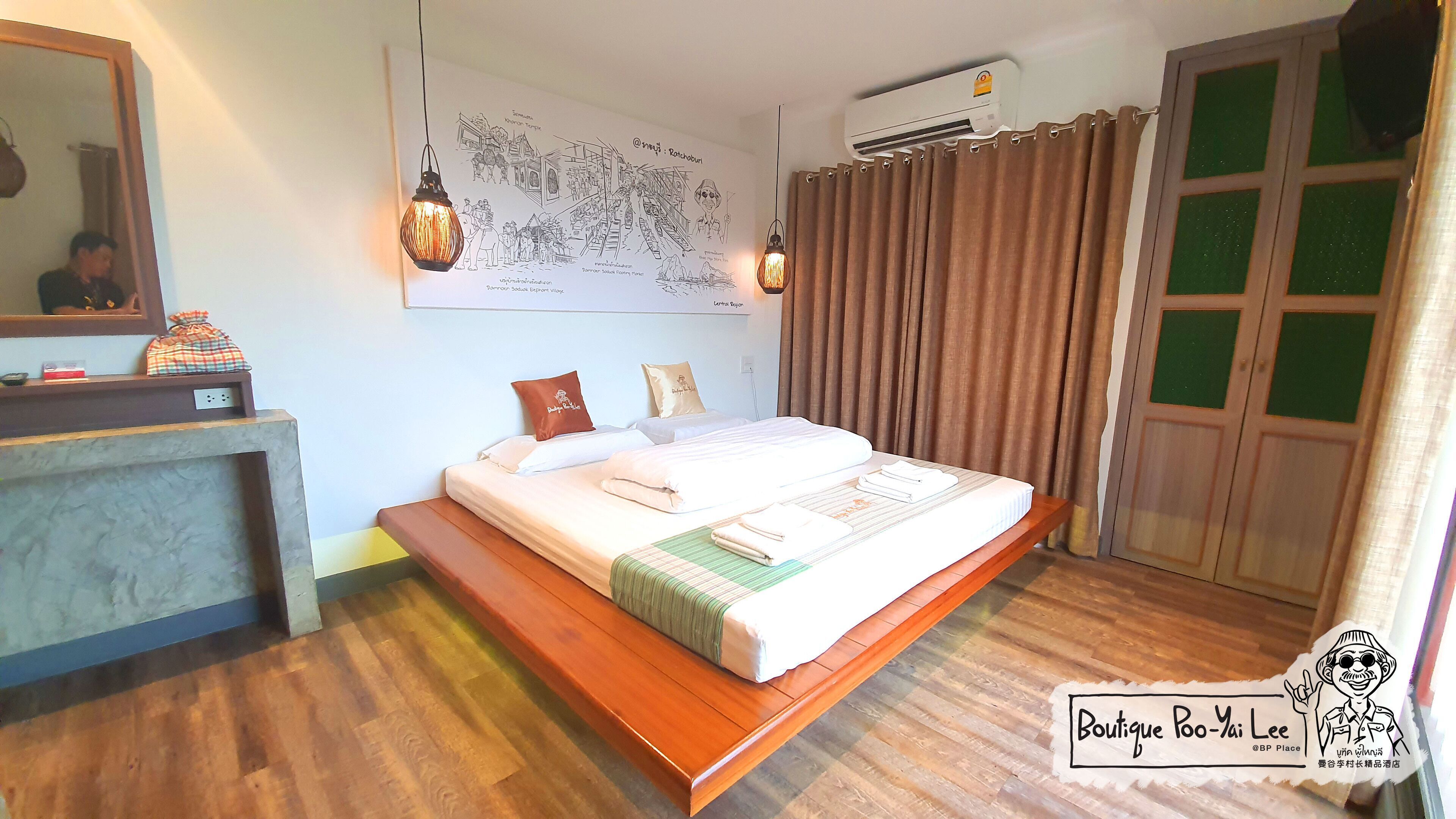 Escritorio, cortinas blackout, wifi gratis y ropa de cama 