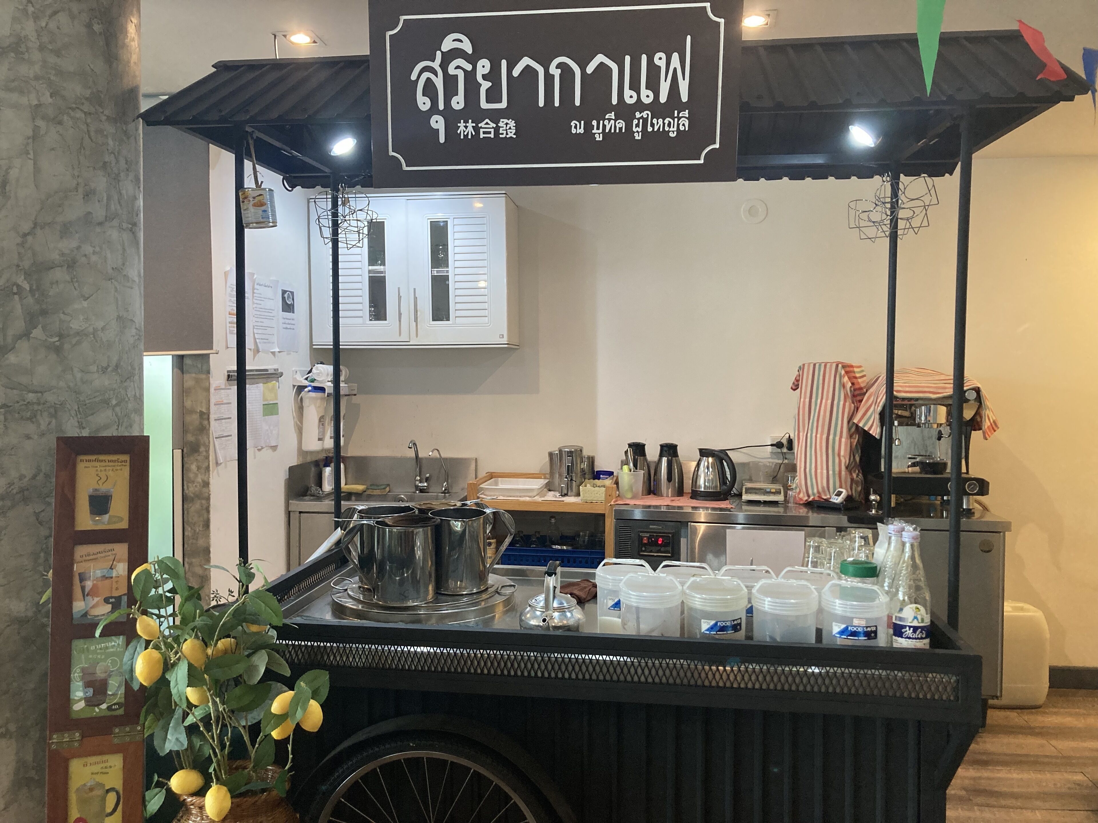 breakfast, lunch, dinner served; thai cuisine