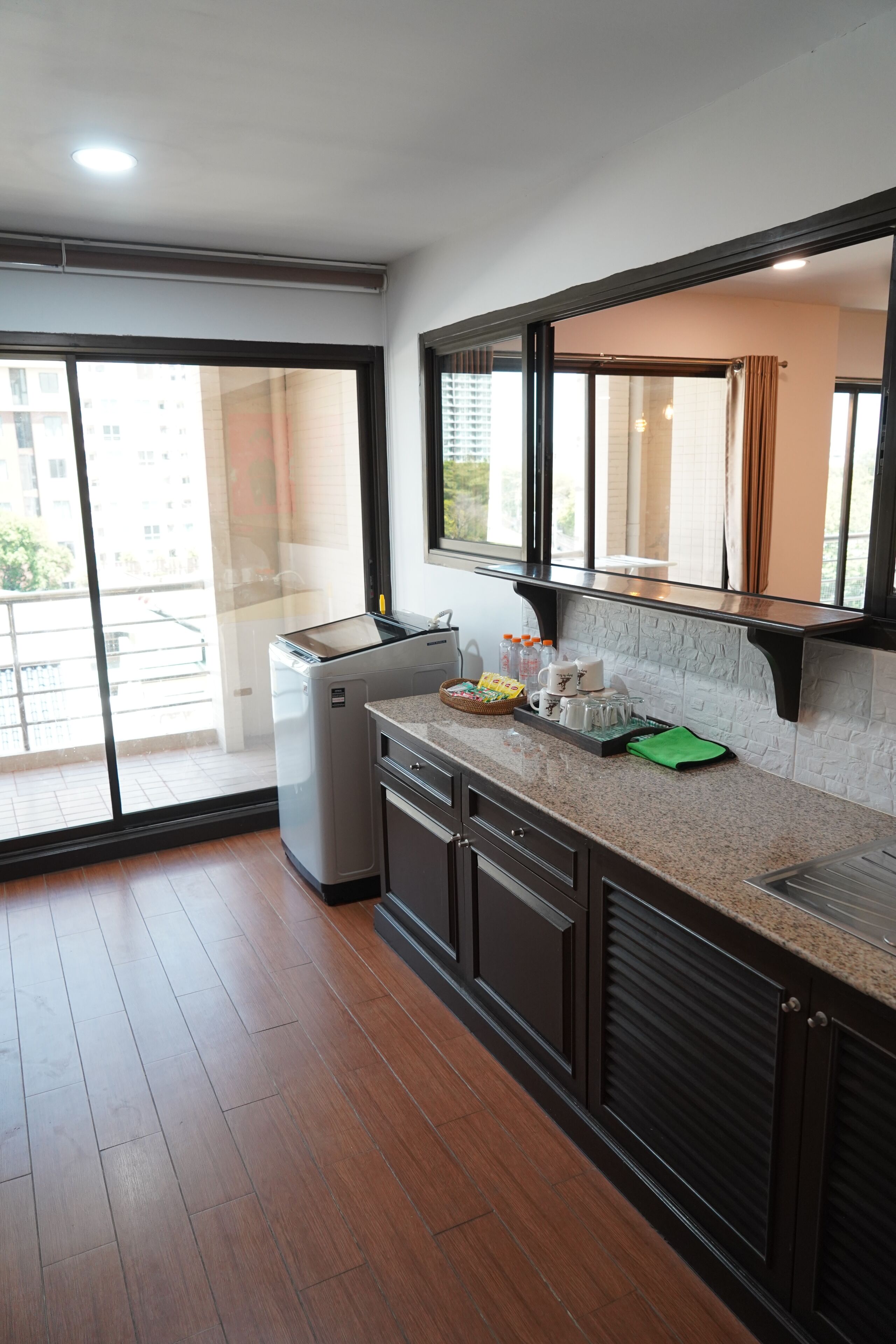 Family Room, 3 Bedrooms | Private kitchen