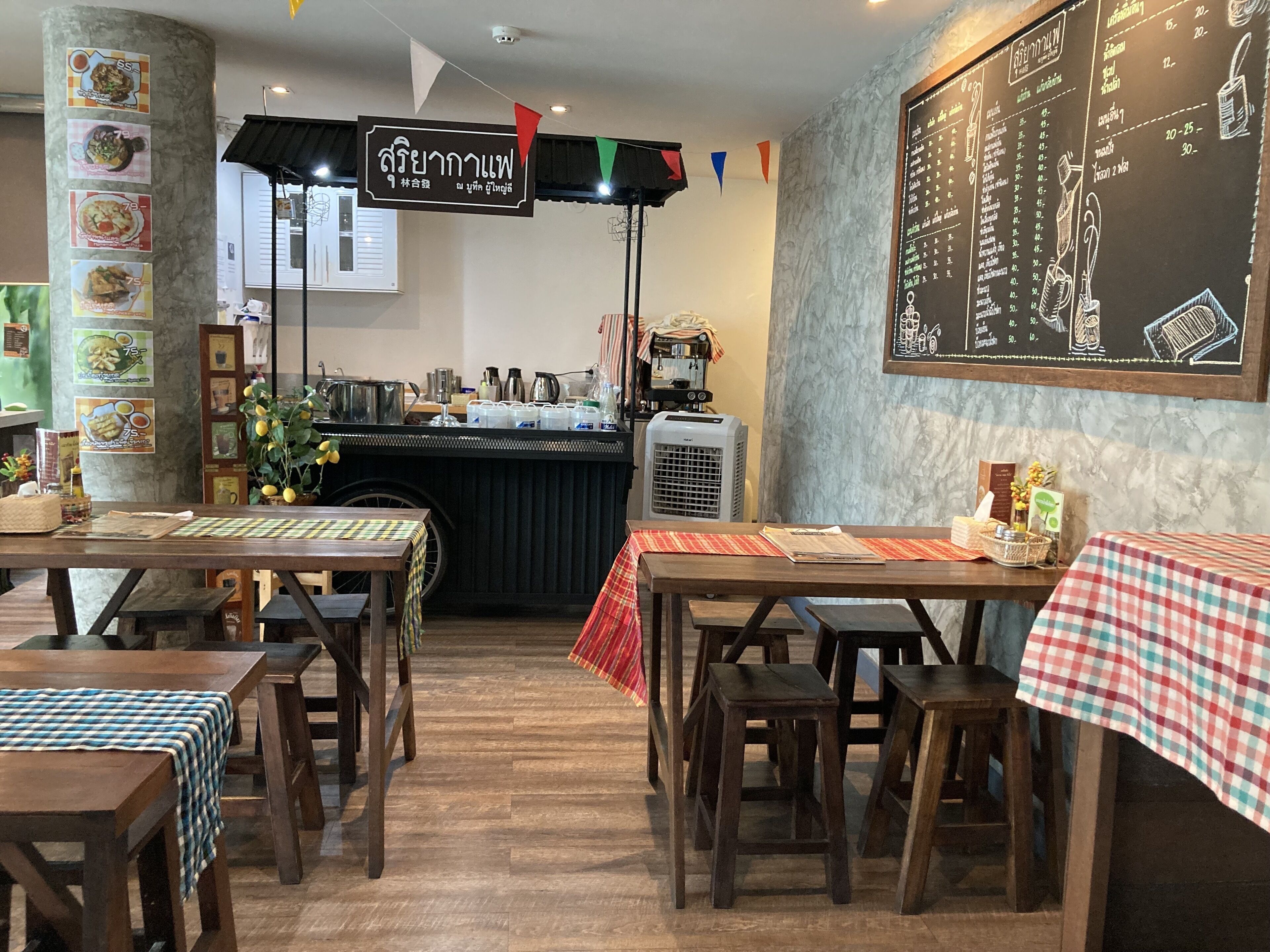 breakfast, lunch, dinner served; thai cuisine