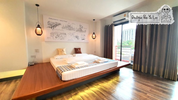 Desk, blackout curtains, free WiFi, bed sheets - Boutique Poo-Yai Lee (Bangkok)