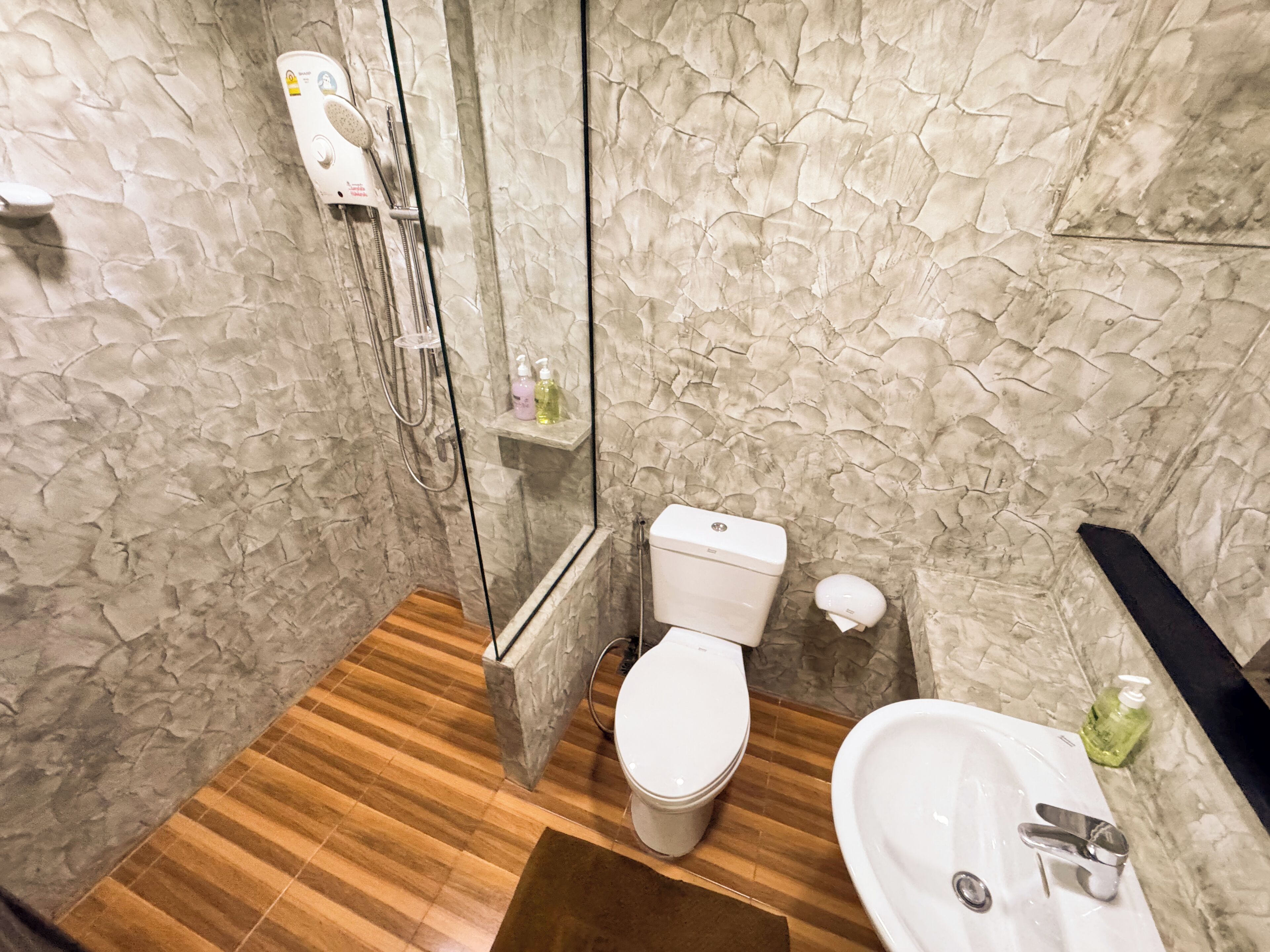 Family Room, 2 Bedrooms | Bathroom