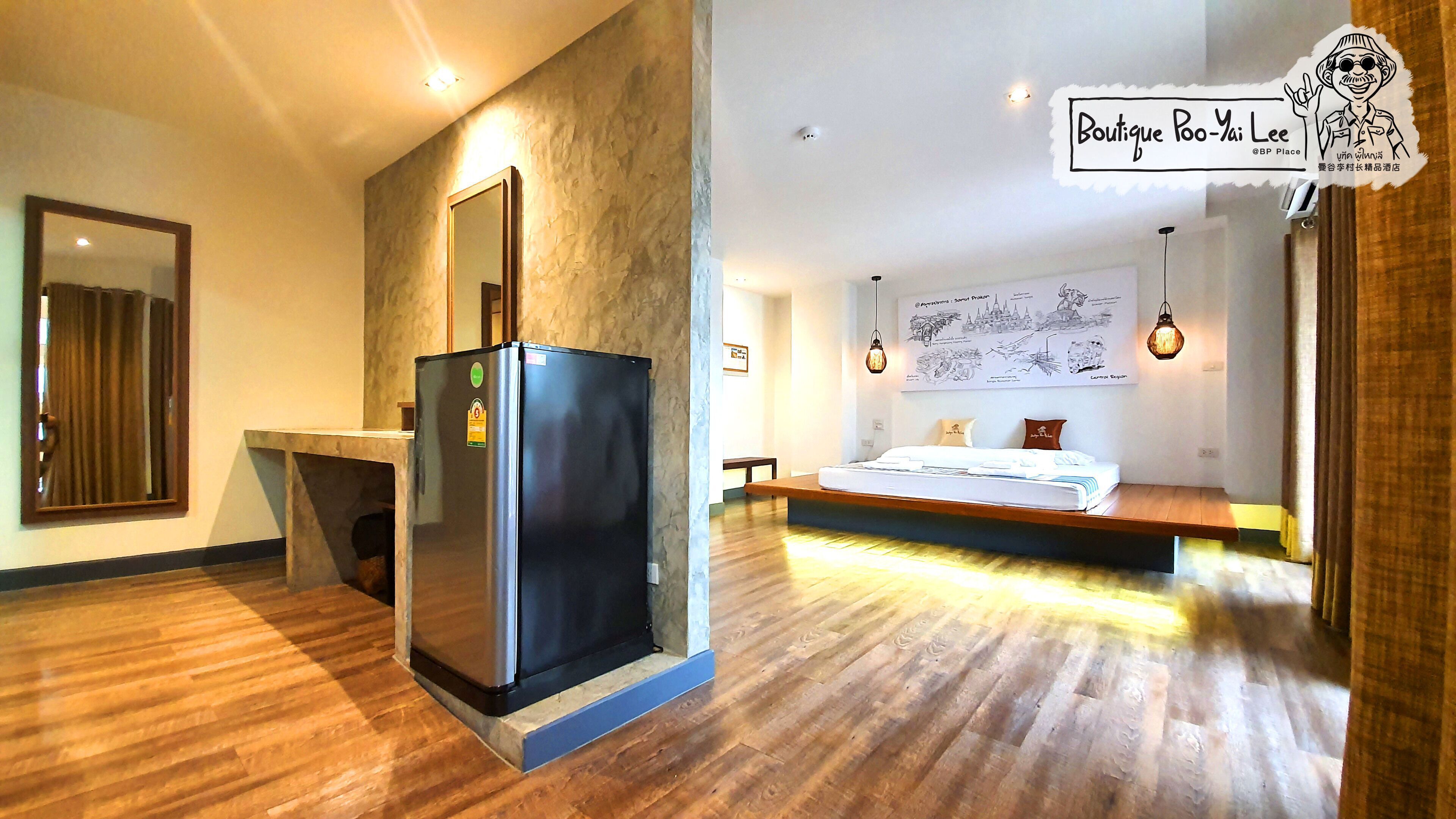 Escritorio, cortinas blackout, wifi gratis y ropa de cama 