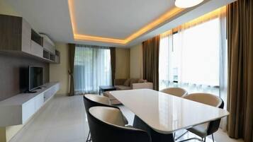 1 bedroom, premium bedding, in-room safe, iron/ironing board