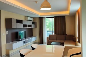 1 bedroom, premium bedding, in-room safe, iron/ironing board - Avatar Suites Hotel (Bangkok)