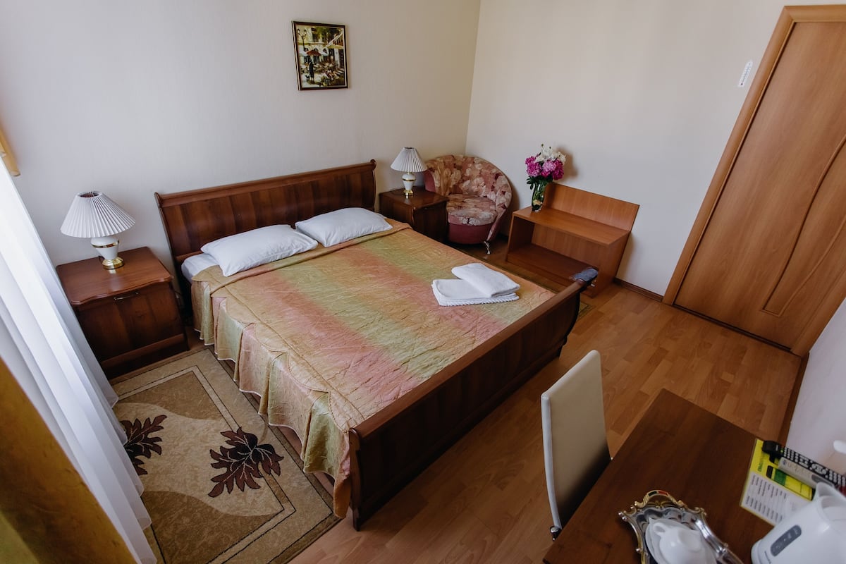 Standard Double Room, Private Bathroom, Courtyard View | 2 bedrooms, Egyptian cotton sheets, premium bedding, desk