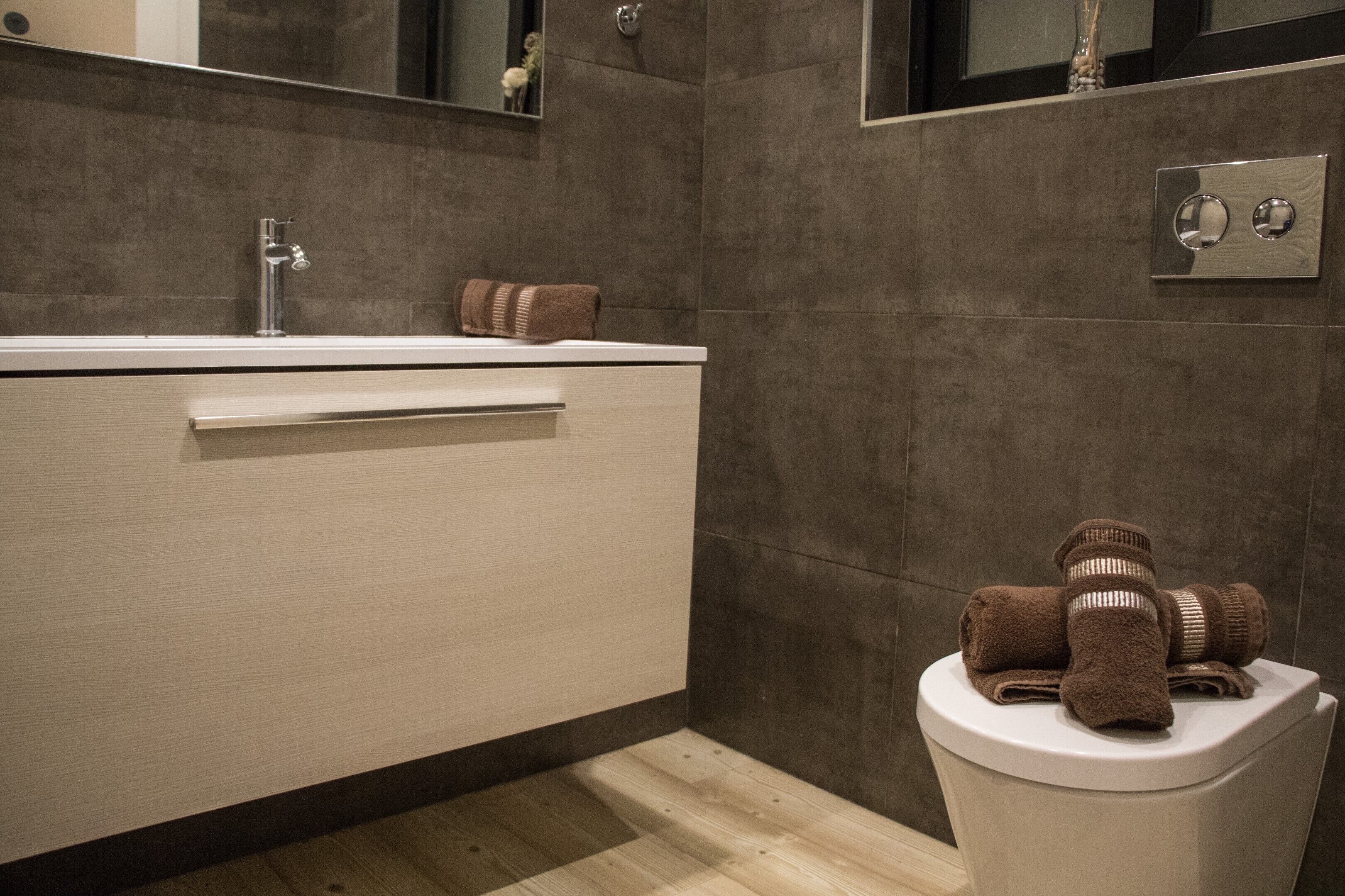 Bathroom sink