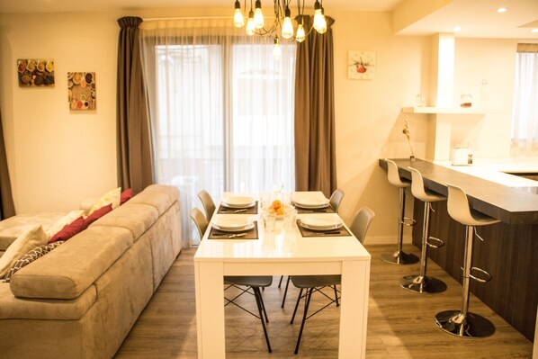 Dining - Luxury Msida Circle Suites (Msida)