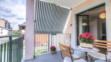 Studio, Terrace | Meja, seterika/papan seterika, katil lipat simpan/tambahan