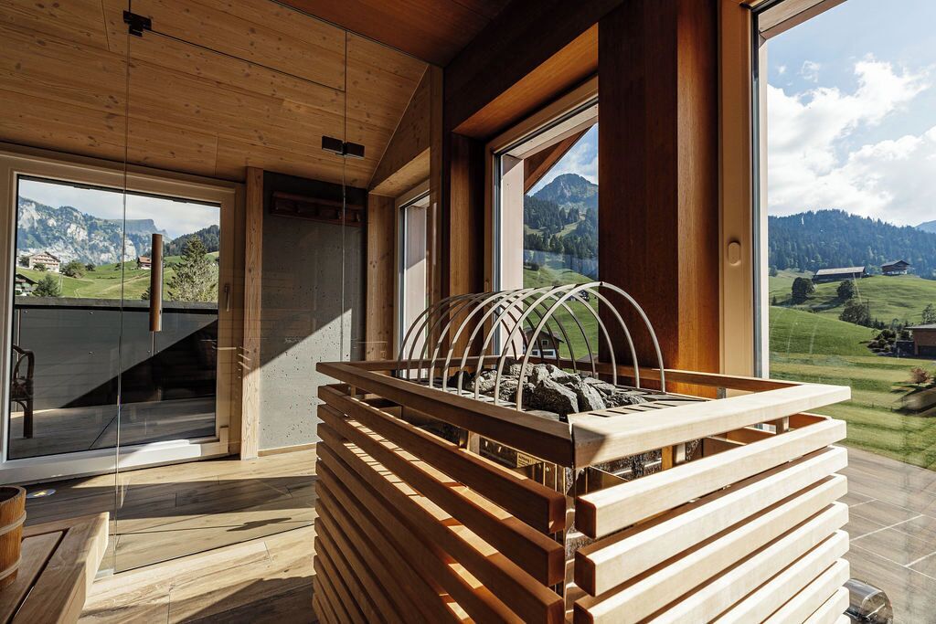 Un sauna, baño turco, masajes con piedras calientes