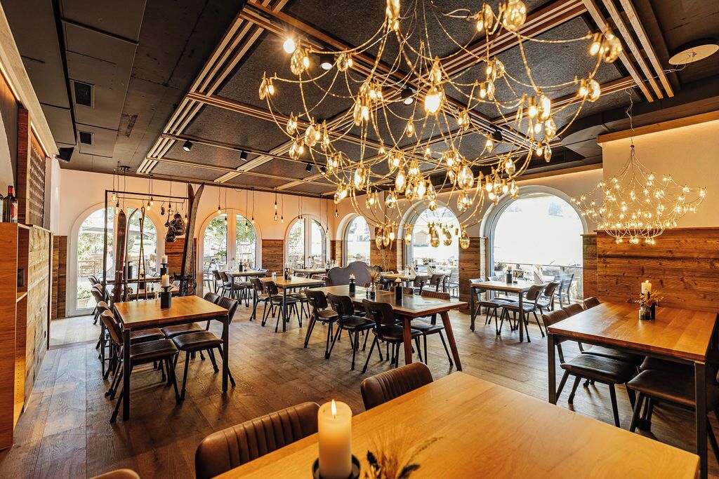 Se sirven almuerzos, cenas y cocina regional 