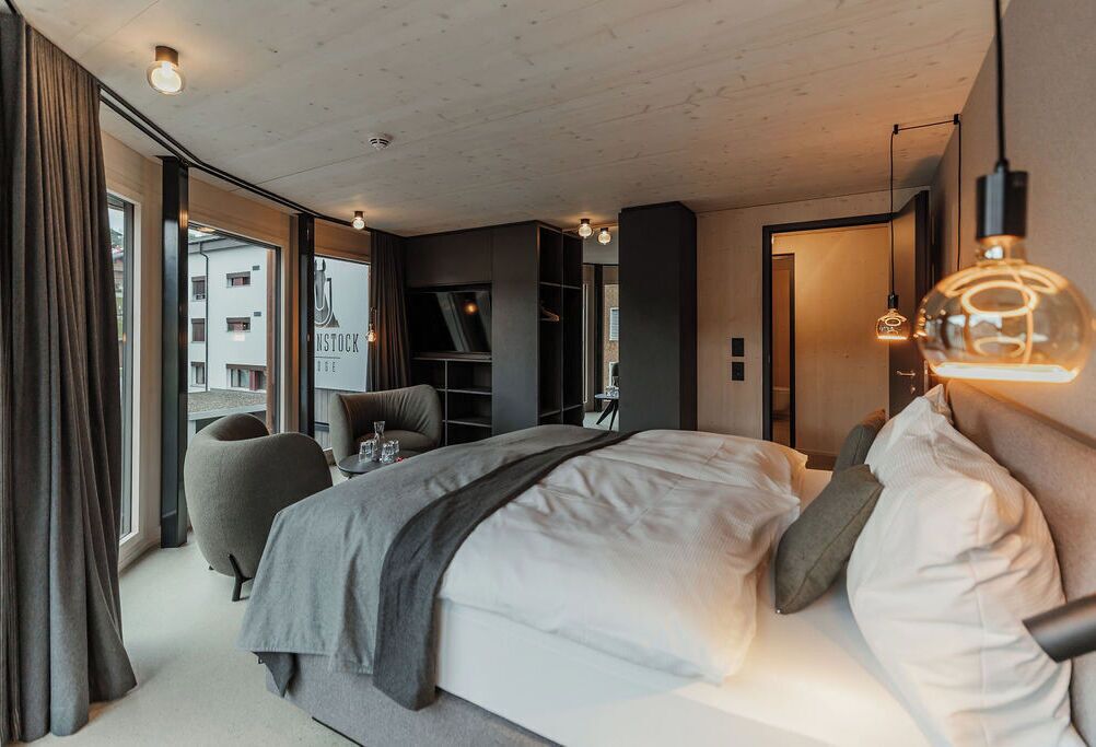 Family Suite | Hypo-allergenic bedding, down comforters, pillowtop beds, in-room safe