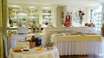 Daily buffet breakfast (EUR 13 per person)