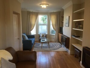 House, 3 Bedrooms | Living room | TV