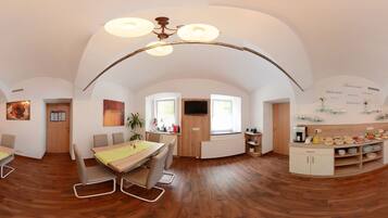 Frokostbuffé er inkludert hver dag