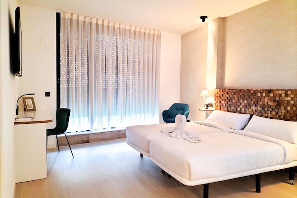 Double Deluxe Terrace | Desk, laptop workspace, soundproofing, free WiFi