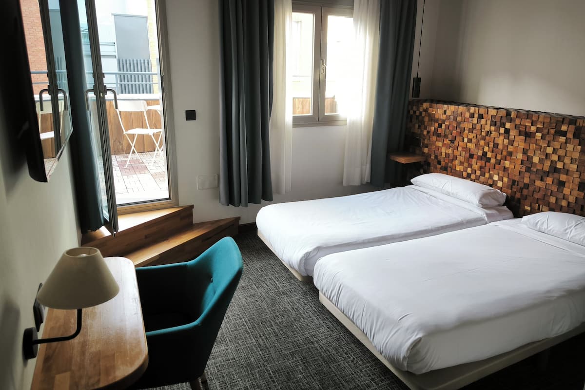 Bureau, espace de travail pour ordinateur portable