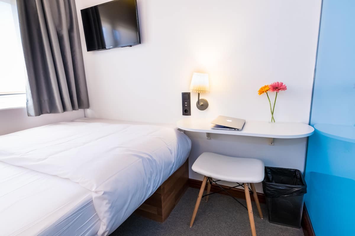 Economy Double Room, Private Bathroom | Desk, laptop workspace, soundproofing, free WiFi