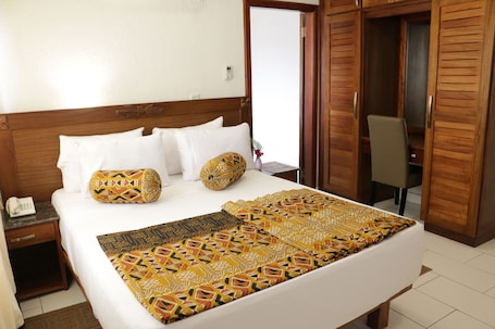 Standard Room | Room amenity. Coconut Grove Sakumono Hotel