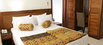 Coconut Grove Sakumono Hotel