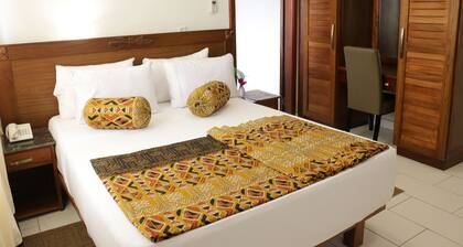 Coconut Grove Sakumono Hotel